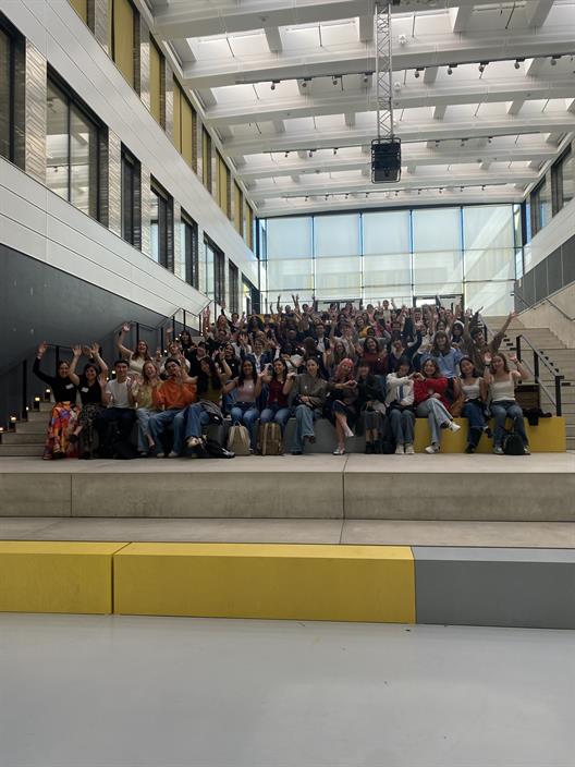 Gruppenbild der internationalen Studierenden an der Hochschule Düsseldorf für das Wintersemester 2026/2027